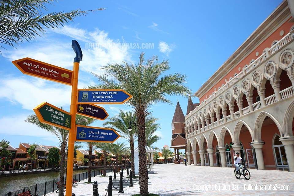 Access path to the harbor area